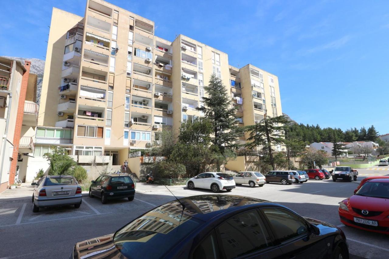 Mali Apartman U Centru マカルスカ エクステリア 写真